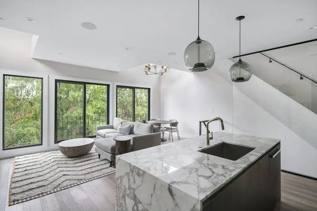 320 Shawmut Ave #4, Boston
