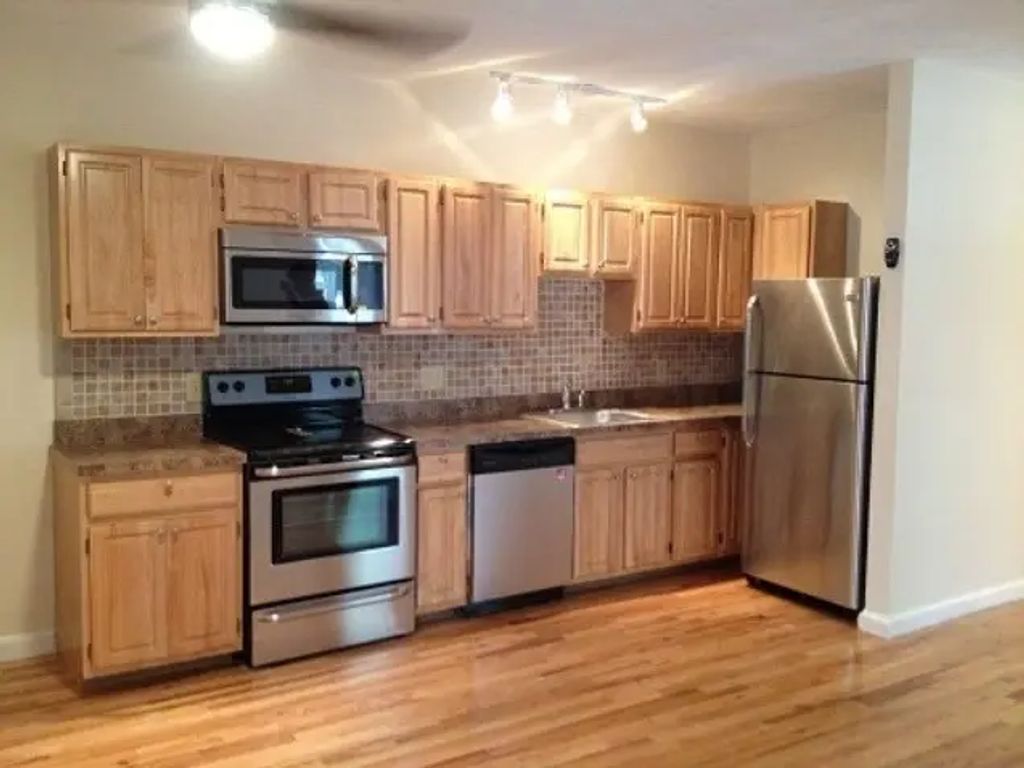 122 Berkshire Street #2(1a), Cambridge