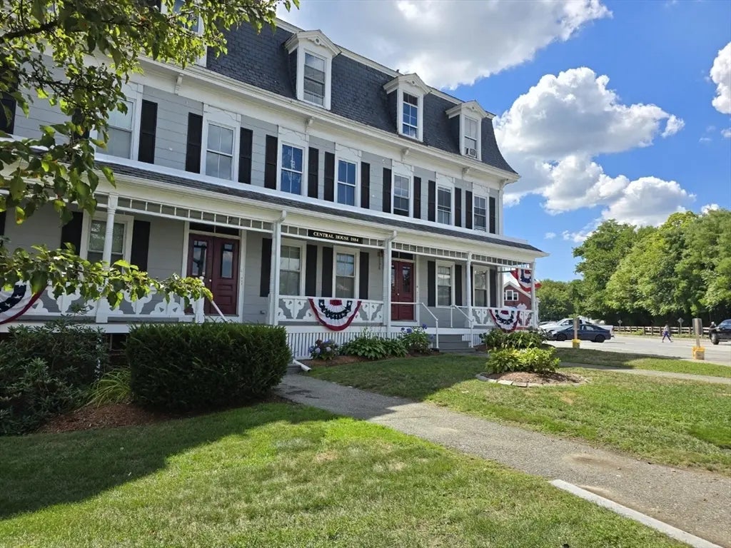 4 Central Sq. #8 1/2, Chelmsford