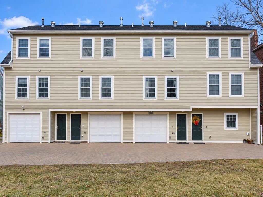 280 River St #2, Cambridge