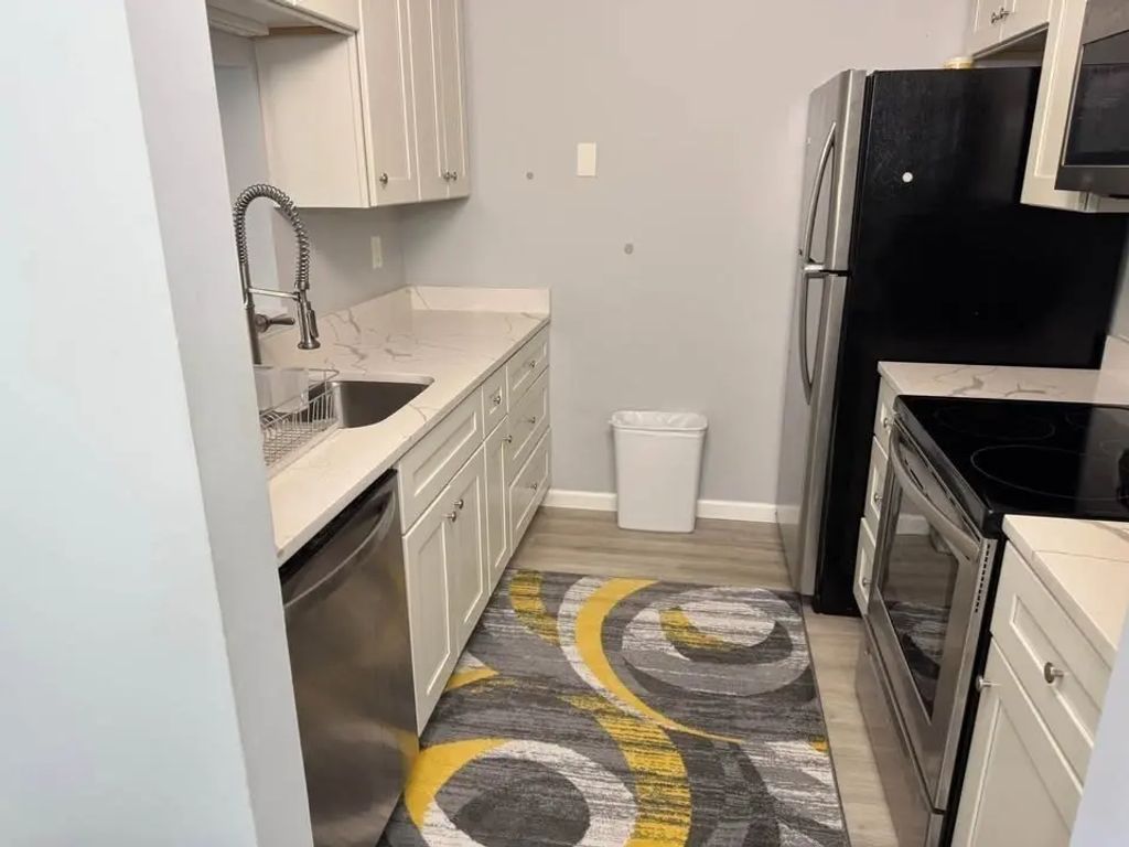 34 Maplecrest #34, Holyoke