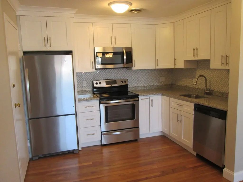 8r Riverside Street #3-3, Watertown