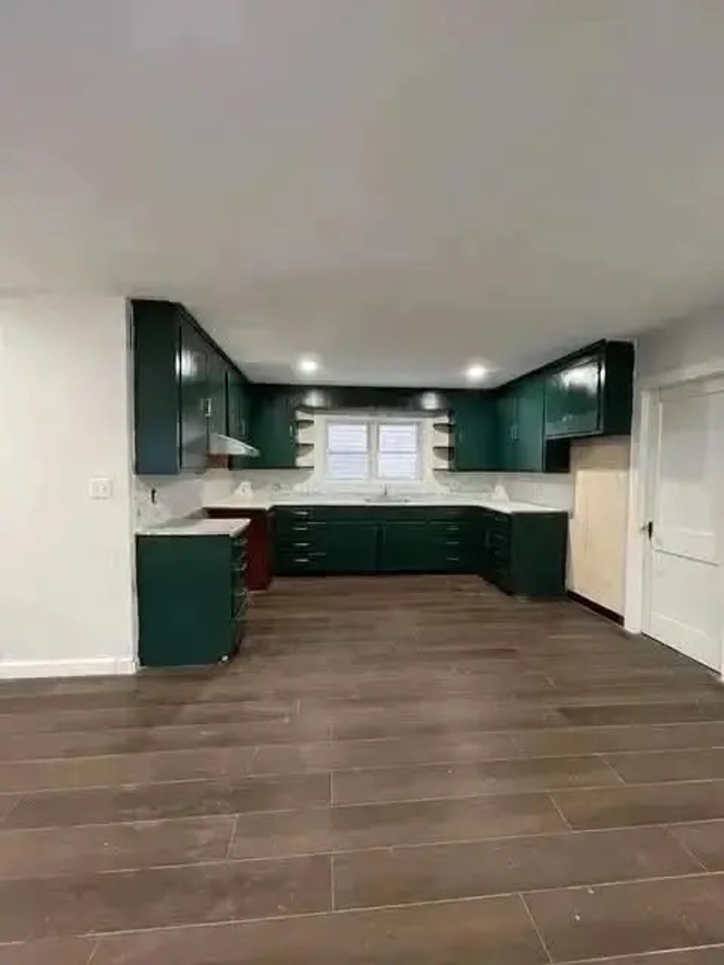 904 Main St, Woburn