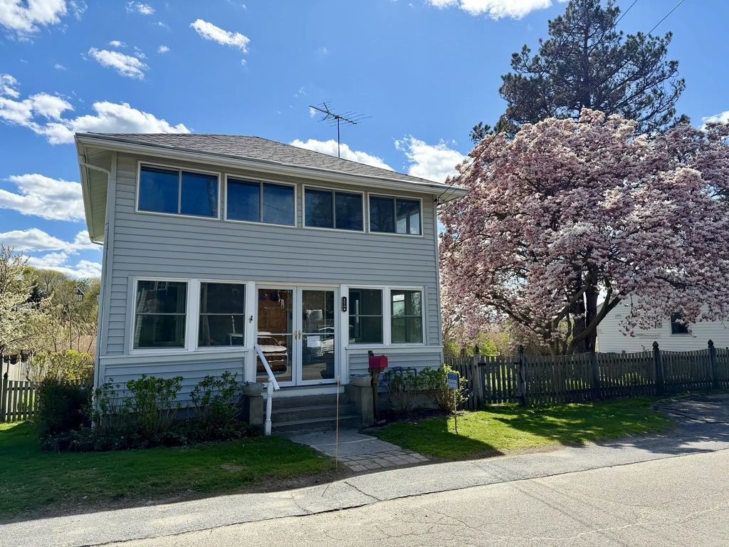 175 Spring St #1, Hull