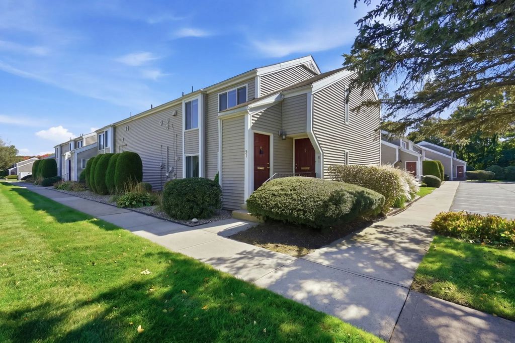91 Nassau Drive #91, Springfield
