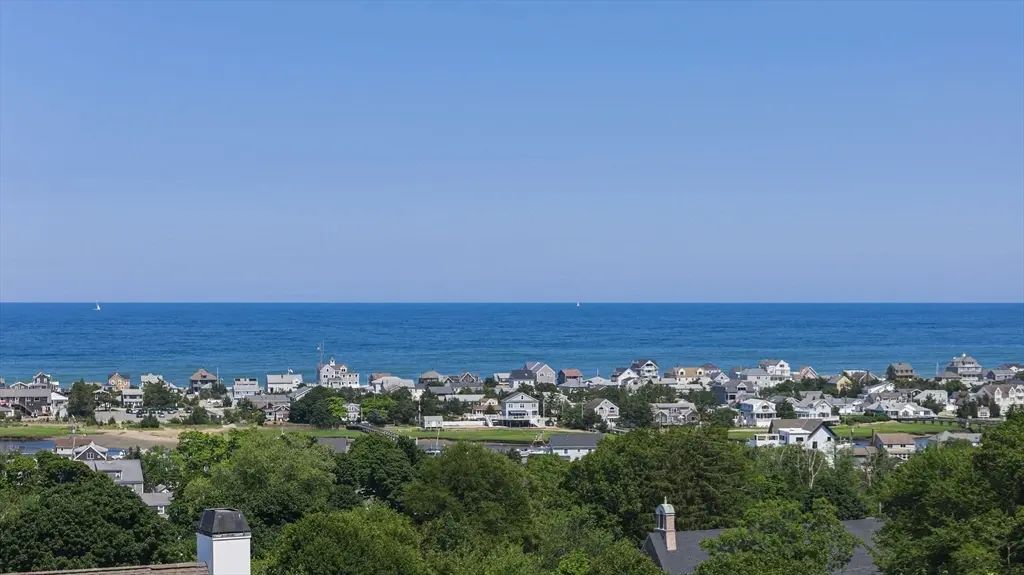 92 Emery Rd, Marshfield