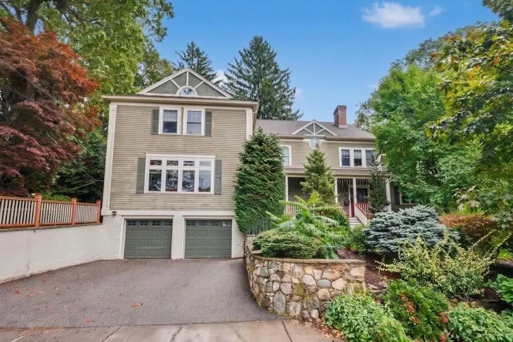 26 Princeton St #26, Newton