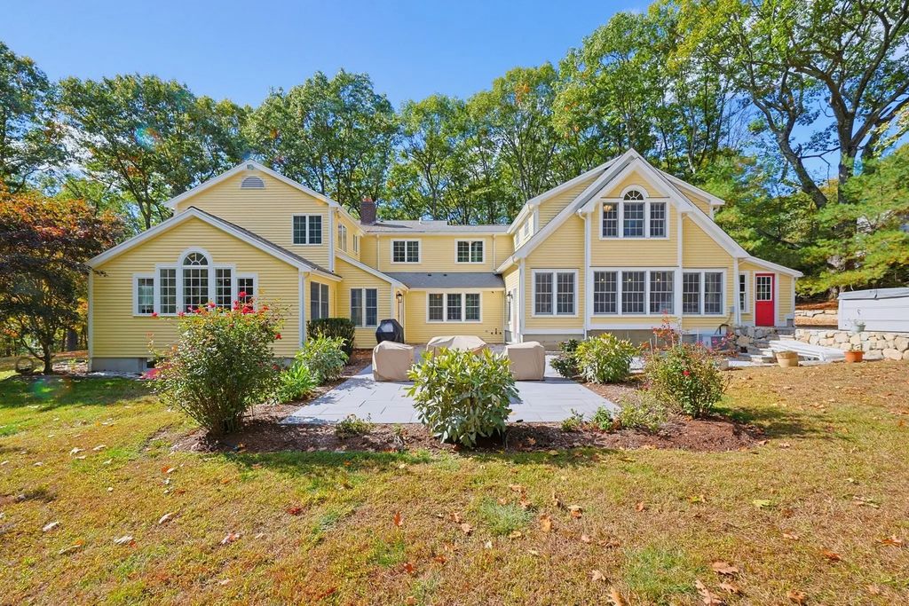 457 Hanlon Rd, Holliston