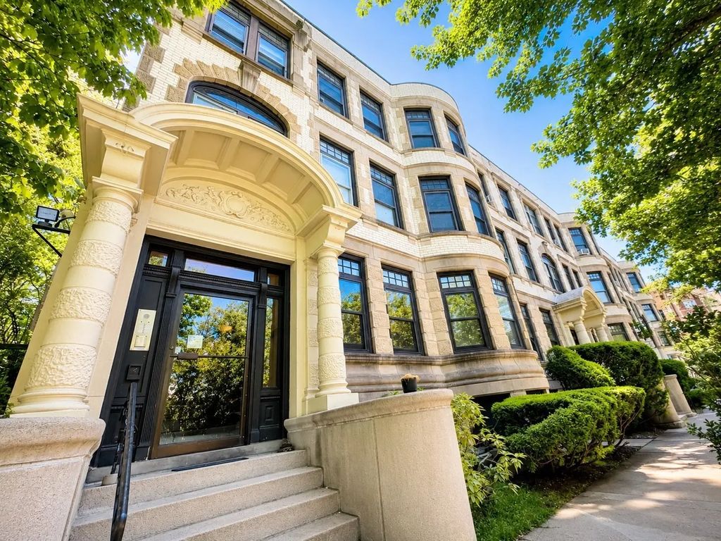 35 Westbourne Ter #2, Brookline