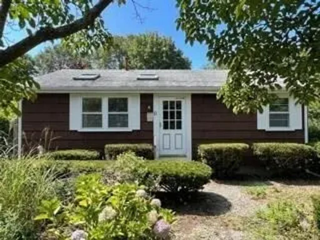 11 Pamet Rd, Yarmouth