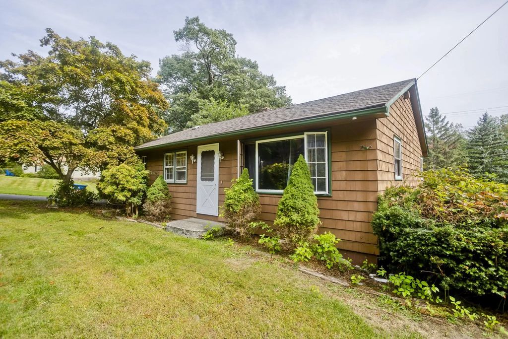 290 Morton St, West Springfield