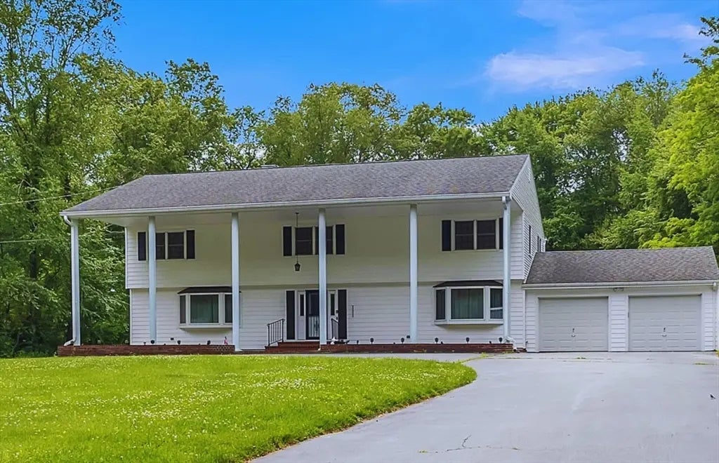 37 Colonial Way, Rehoboth