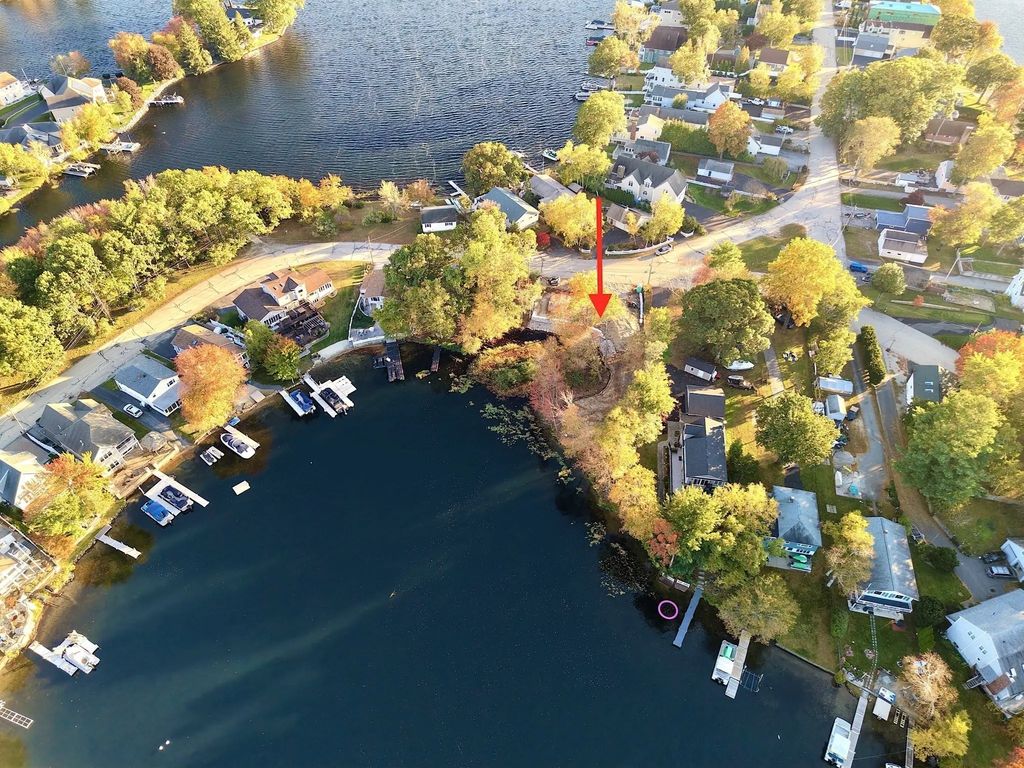 38 Bates Point Rd,, Webster