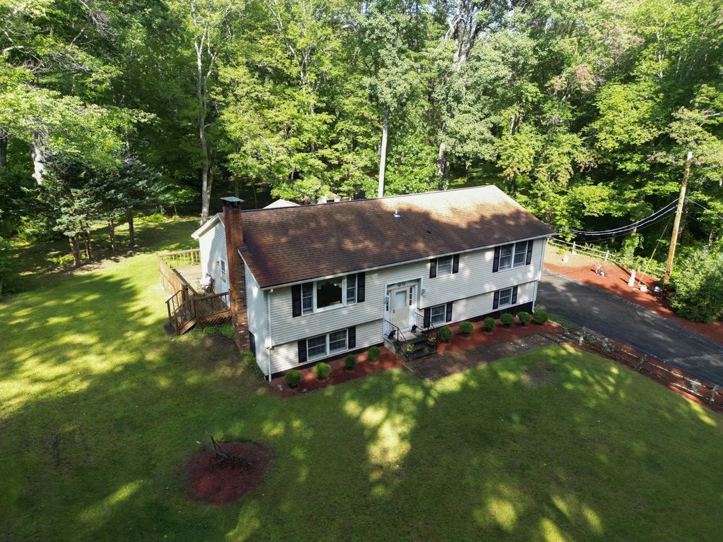 155 Long Hill Rd, West Brookfield