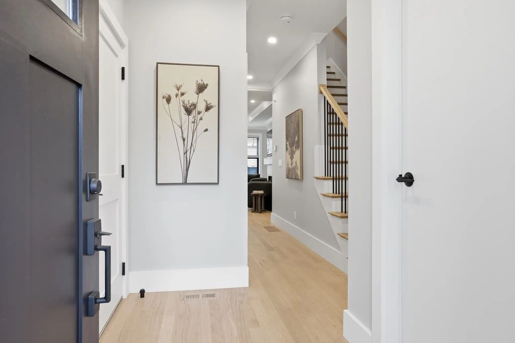 36 Loomis #102, Bedford