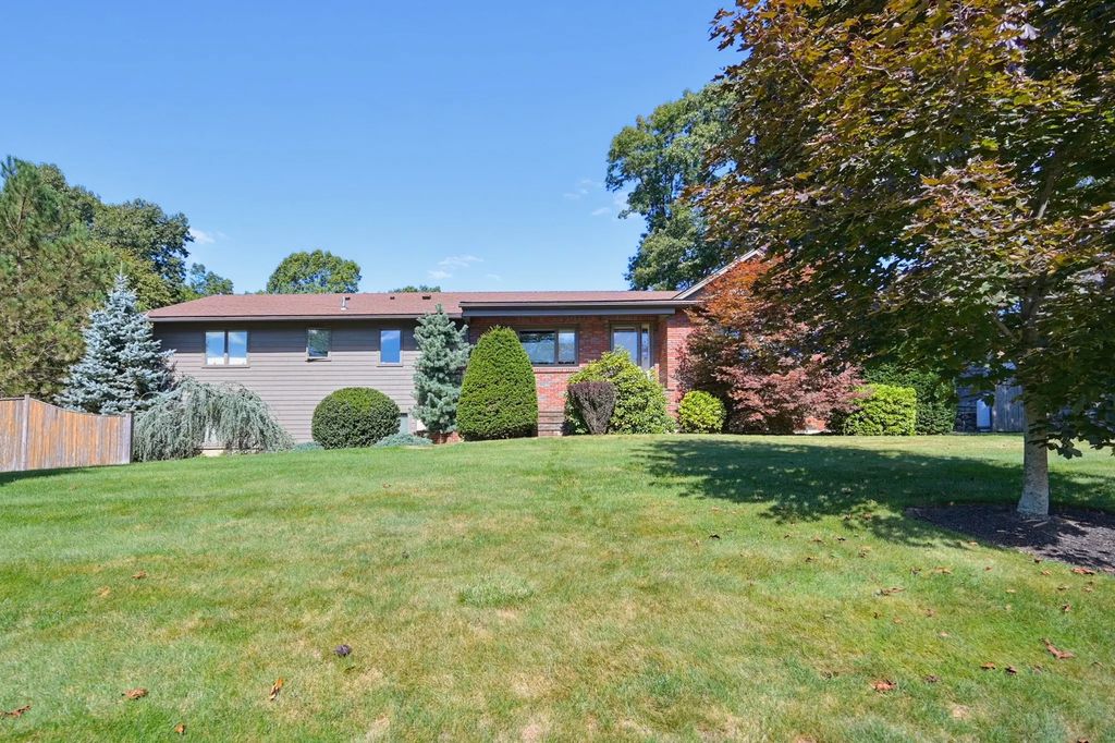 29 Sayles Hill Rd, Lincoln