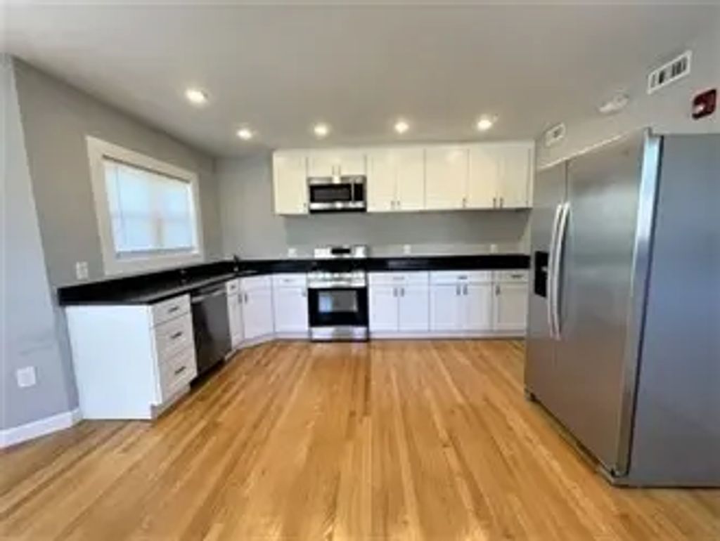 539 Lincoln Ave #2, Saugus