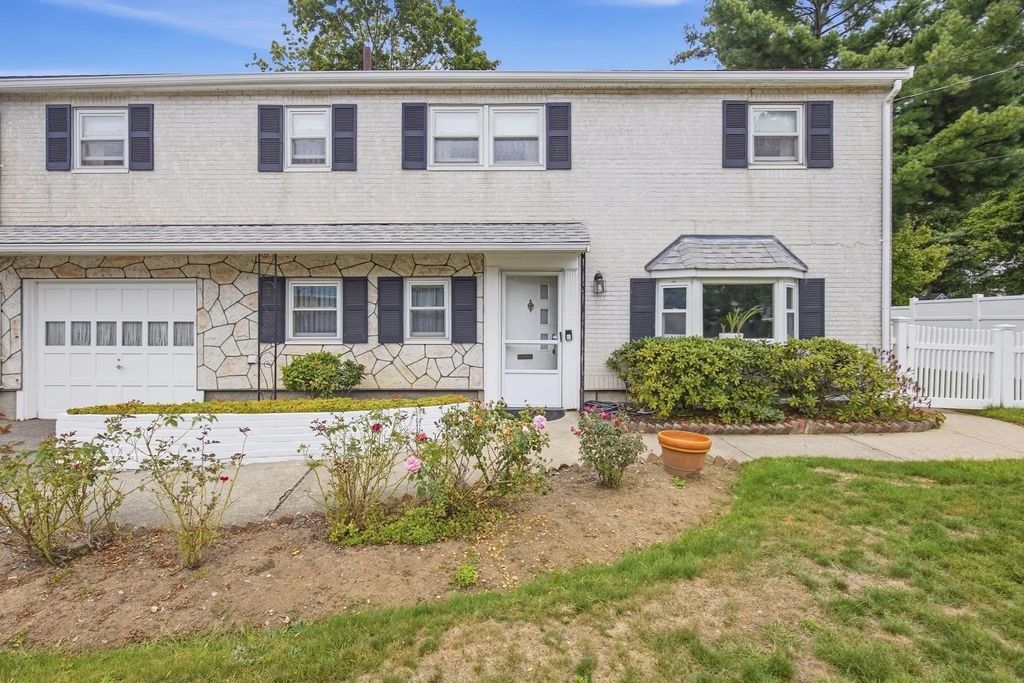 37 Rustcraft Rd, Dedham