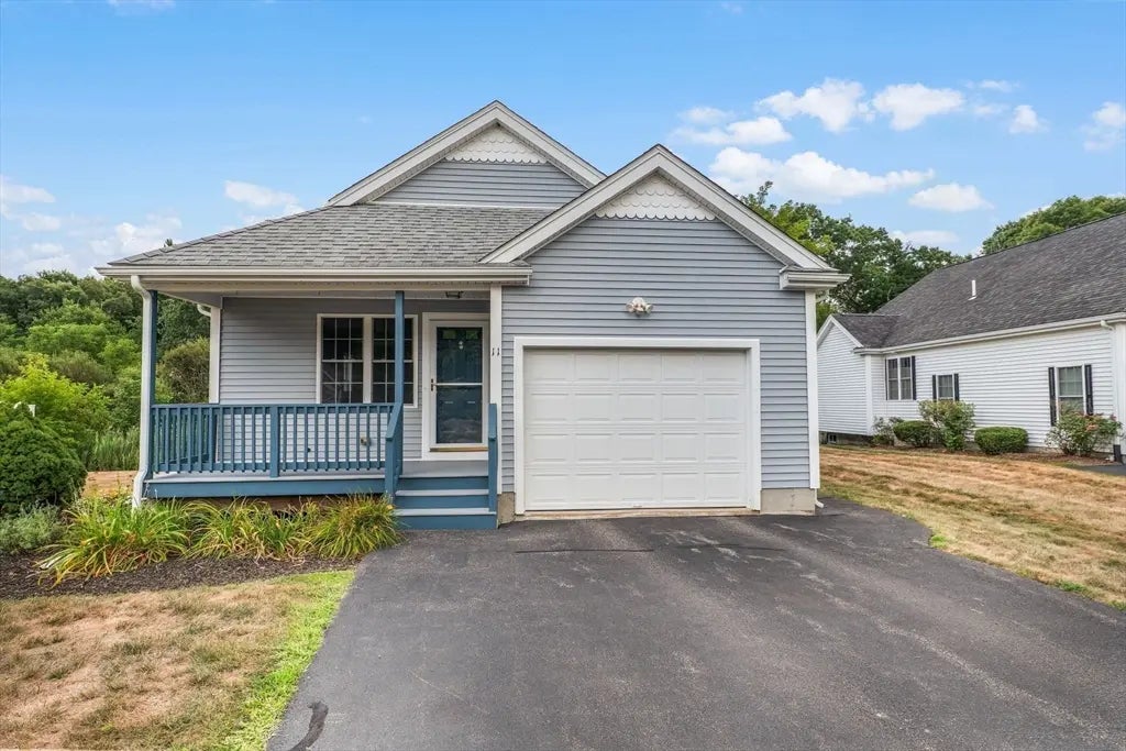 11 Harmony Xing, East Bridgewater