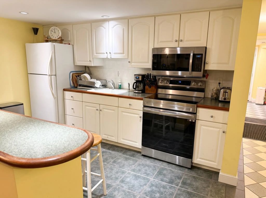 7 Greenville St #1b, Somerville
