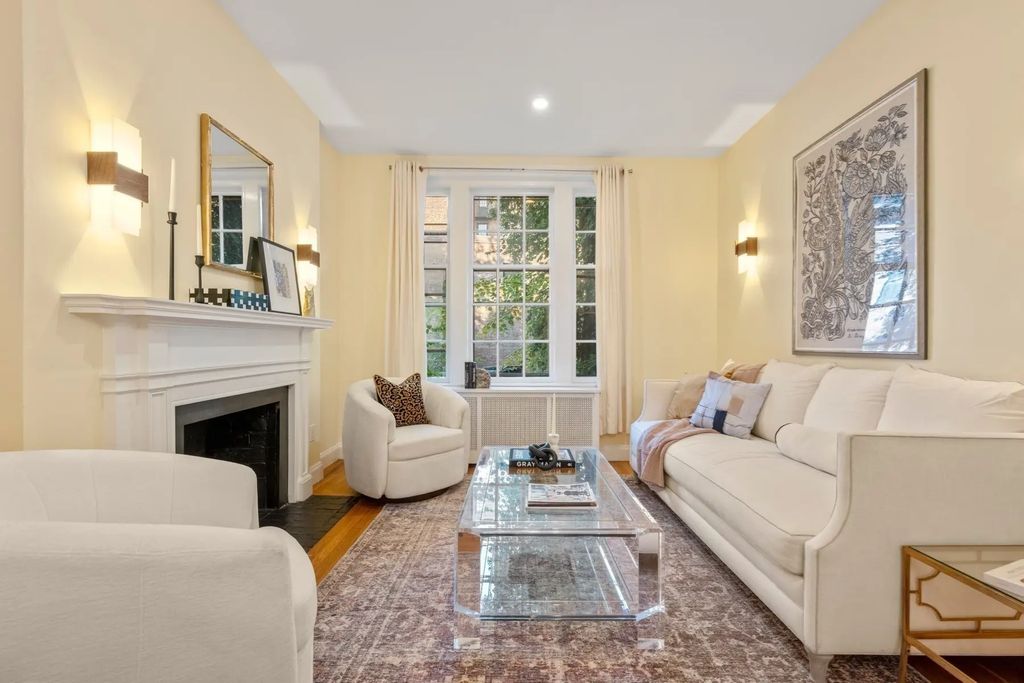 54 Brimmer St, Boston