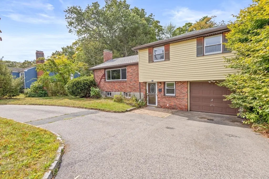 618 Nahatan St, Norwood