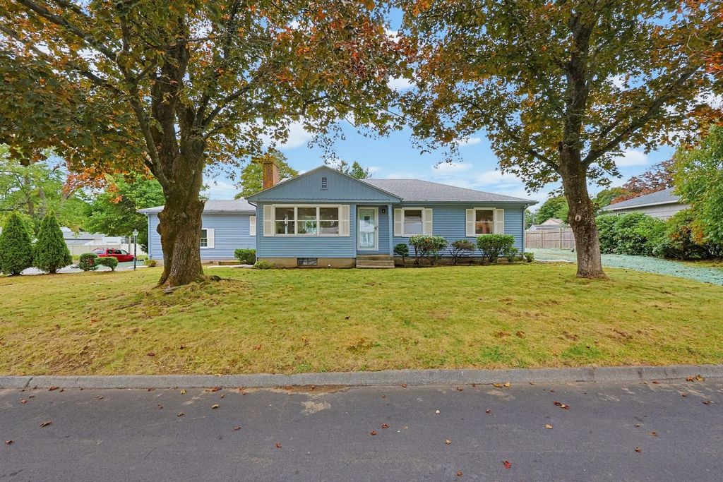 16 Westmont Cir, Shrewsbury