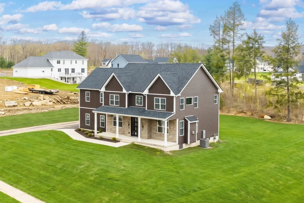 44 Balsam Hill, Ludlow