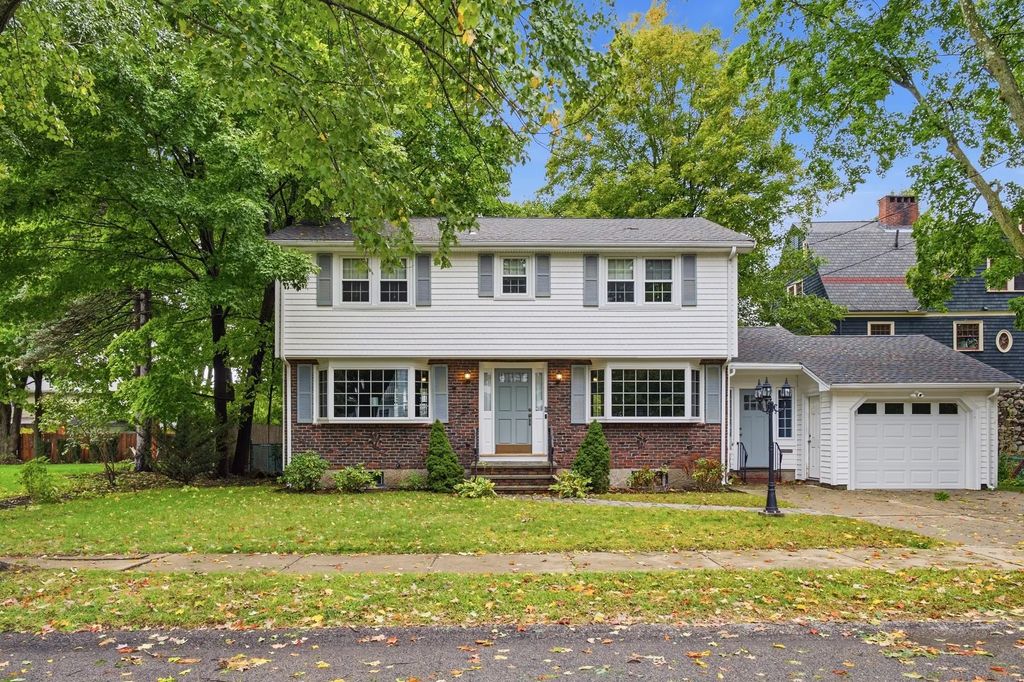 11 Van Brunt Avenue, Dedham