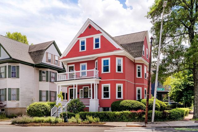 328 Huron Avenue, Cambridge