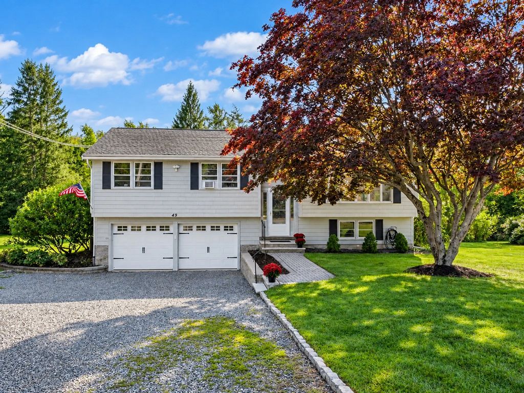 49 Meadowview Rd, North Andover
