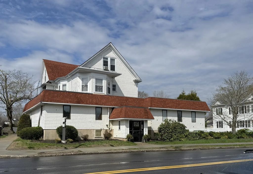 2265 Acushnet Ave, New Bedford