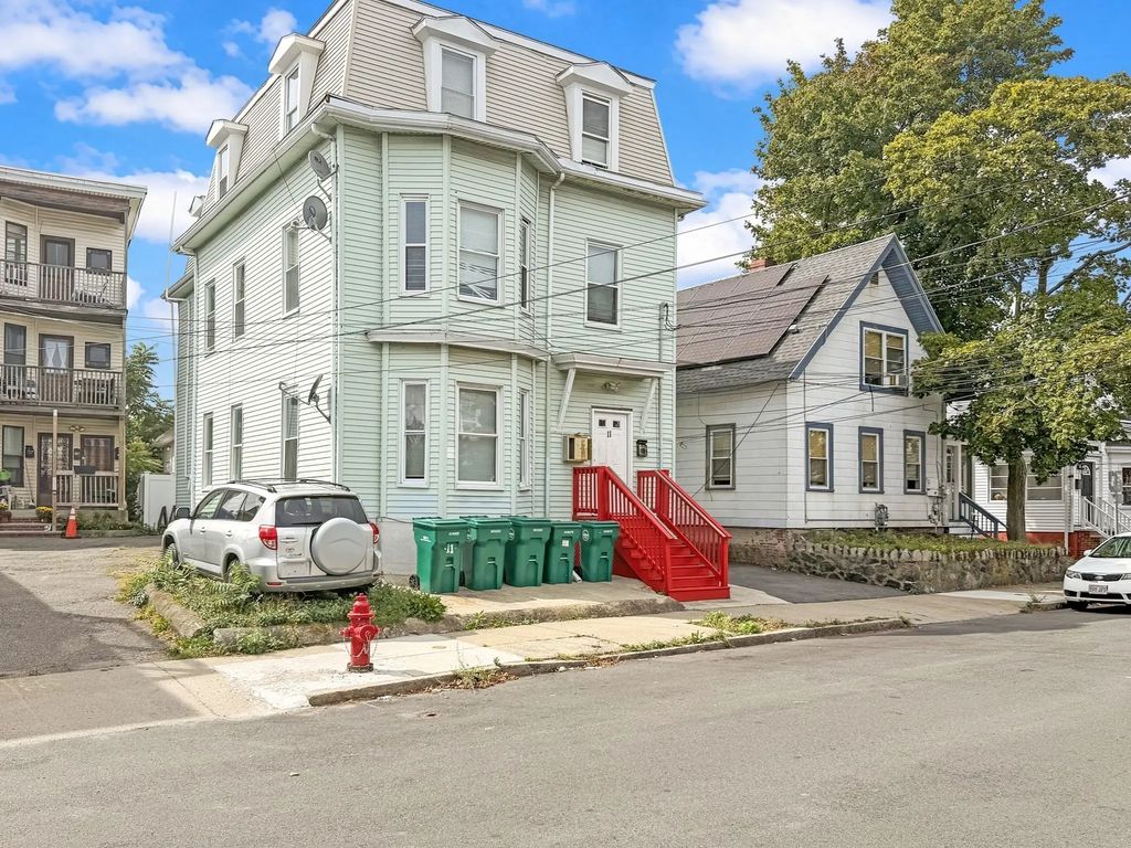 11 Sachem St, Lynn