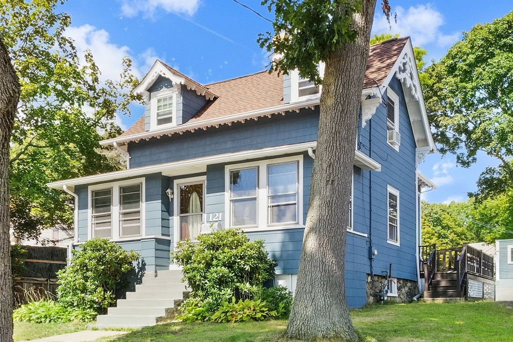121 Bridge St, Beverly