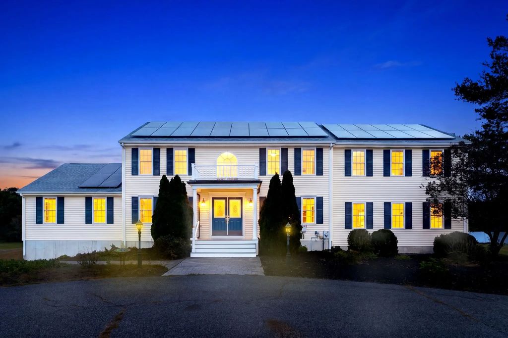 27 Charles Ave, Uxbridge