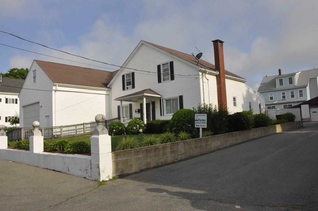 61 Belleville Rd., New Bedford