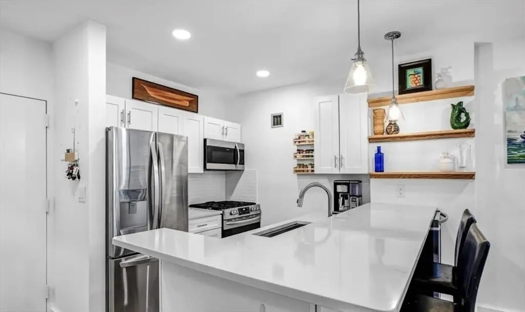 42 8th St #3103, Boston