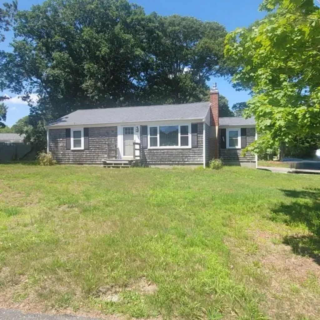 32 Chadwick Ave, Barnstable