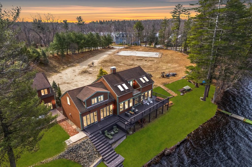 152 Kimball Rd, Amesbury
