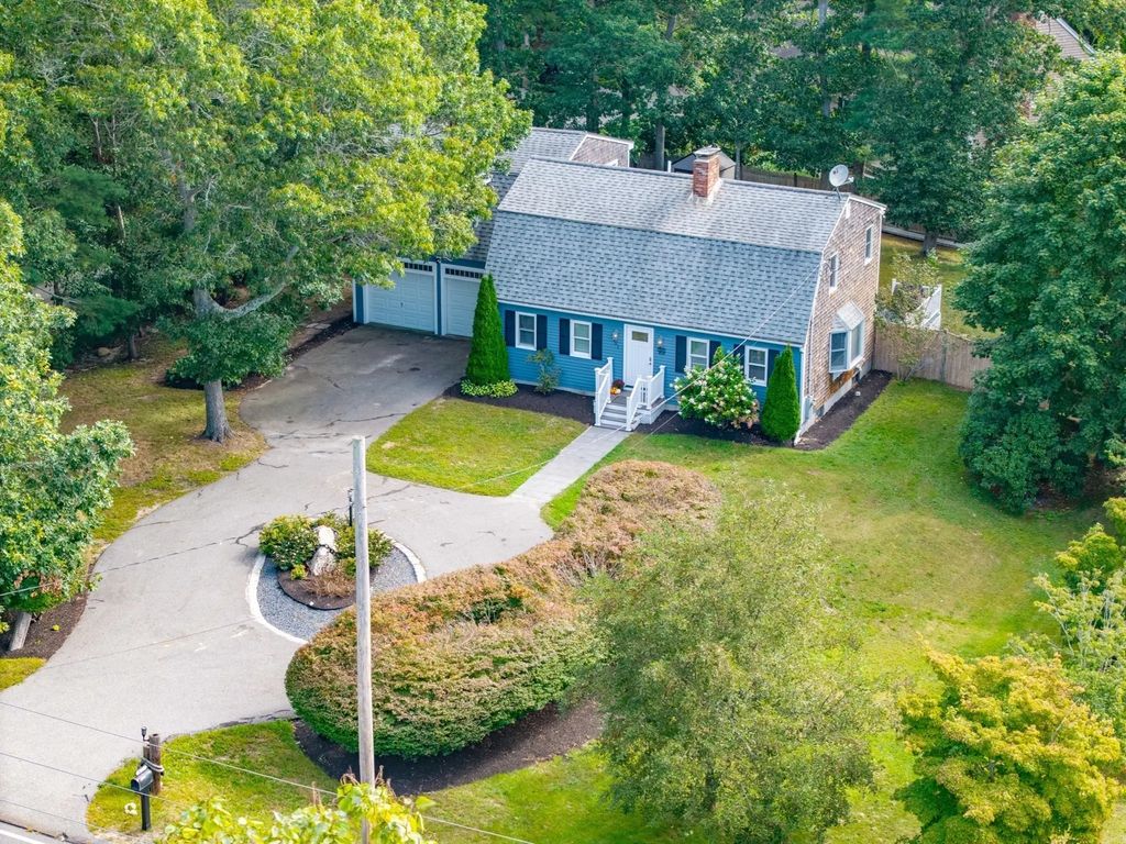 451 County Rd, Bourne