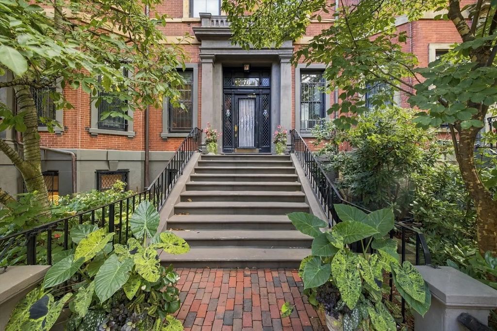 76 Marlborough St #4, Boston