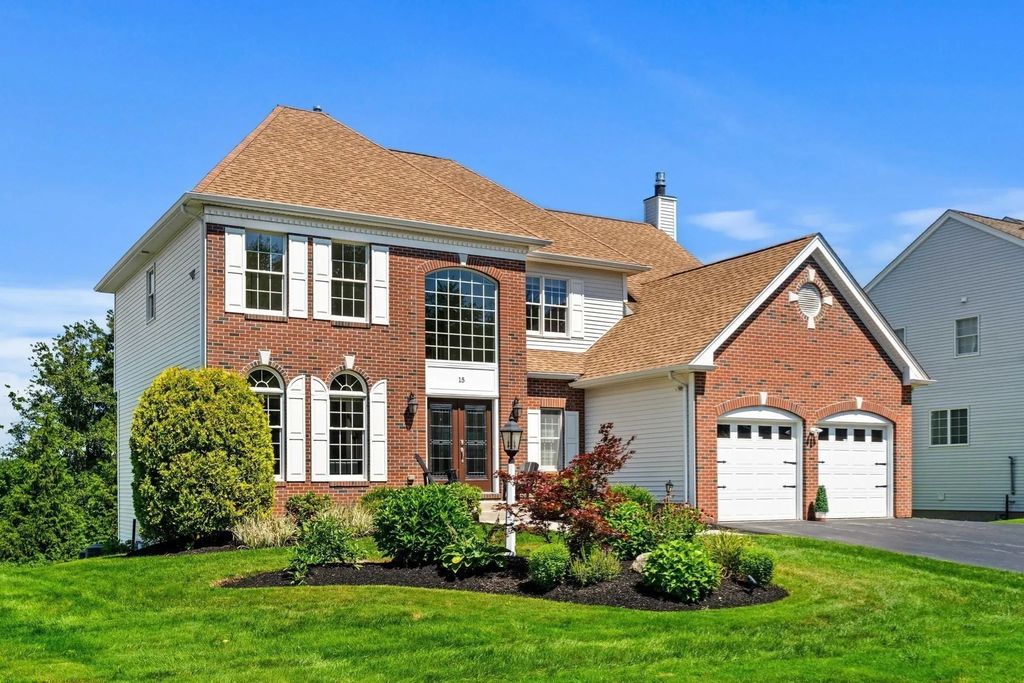15 Fairways Ln, Methuen