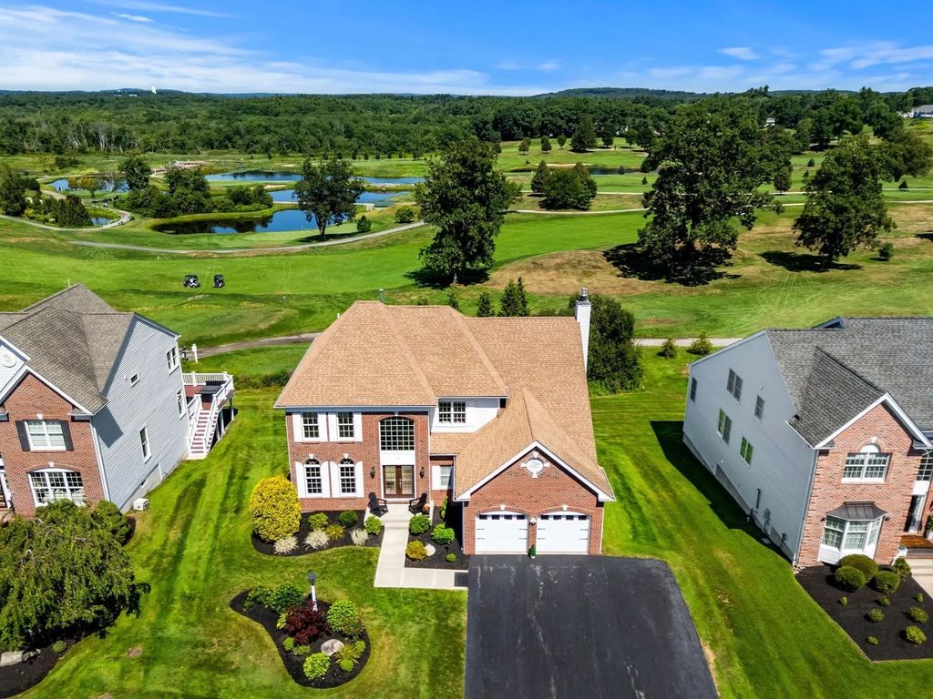 15 Fairways Ln, Methuen