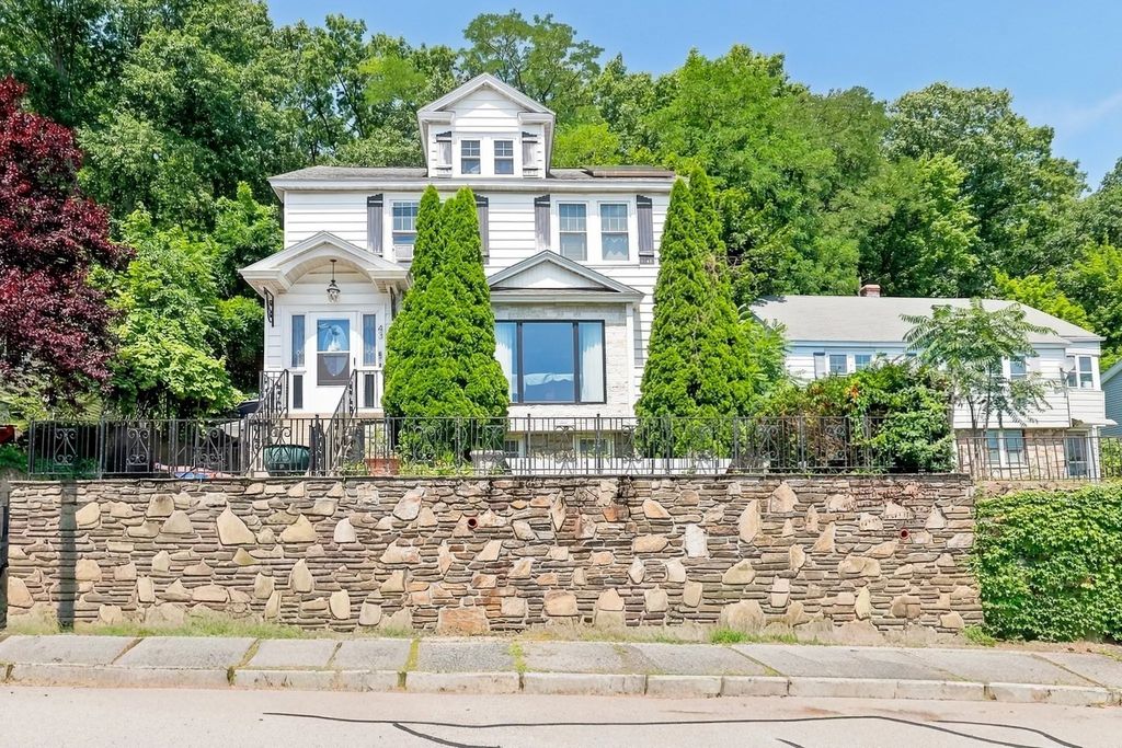 43 Chilmark, Worcester