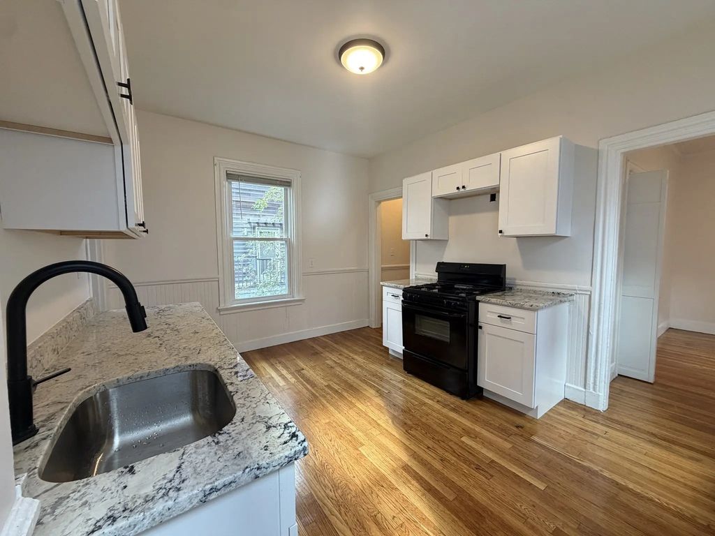 327 Columbia St #2, Cambridge