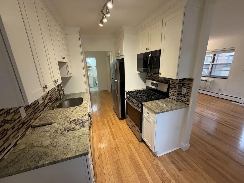 4925 Washington St #207, Boston