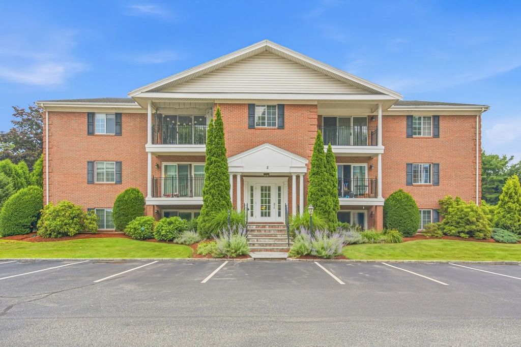 5 April Ln #33, Lexington