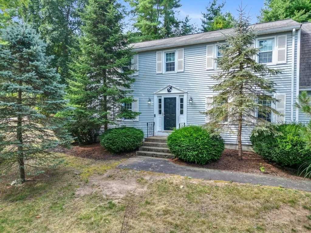 29 Old Powder House Road, Lakeville