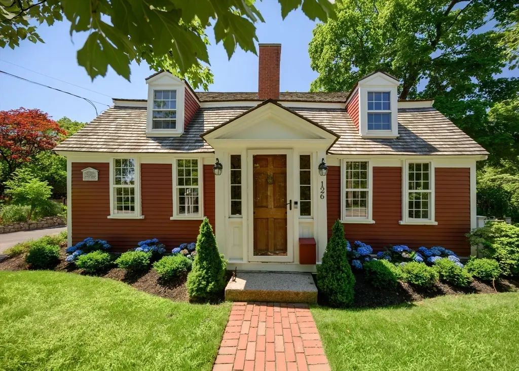 126 South Street, Hingham