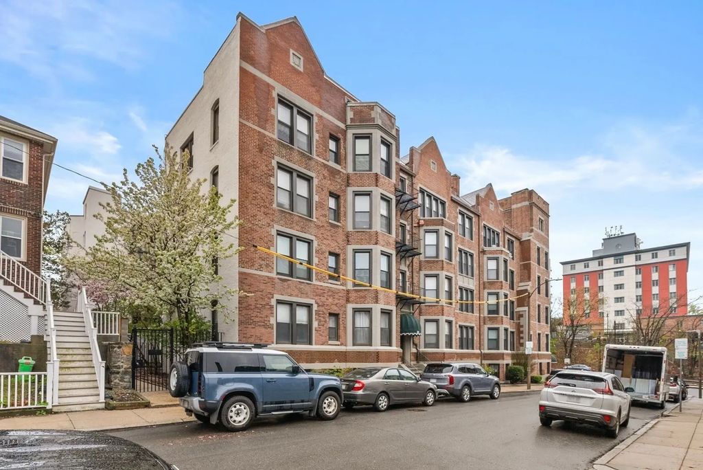 26 Commonwealth Ter #19, Boston